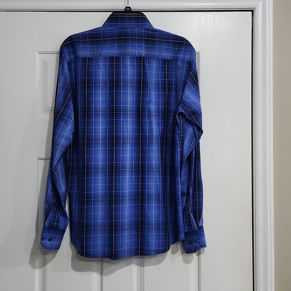 Bugatchi Mens Button Down Shaped Fit Size Medium - Picture 3 of 5